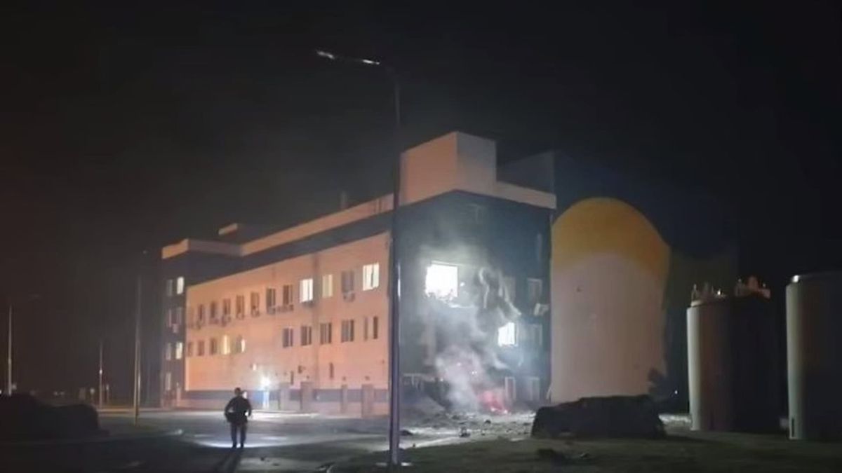 Пожежа після удару російського дрона-шахеда по Централізованому сховищу відпрацьованого ядерного палива в зоні відчуження Чорнобильської АЕС