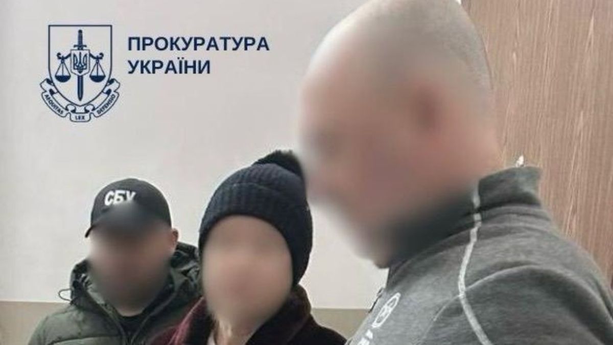 Посадовцю КМДА повідомили про підозру за приховування 4 млн грн у Польщі Правоохоронці і підозрюваний