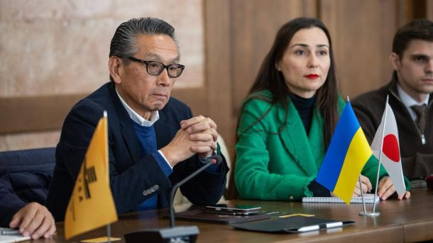 Представники японського бізнесу та міжнародних організацій під час зустрічі у Київському національному університеті будівництва і архітектури